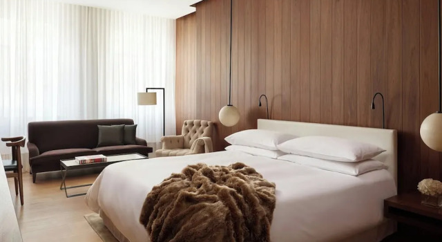 Двухместный номер Premier Loft The London EDITION