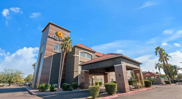 La Quinta Inn & Suites by Wyndham Phoenix I-10 West