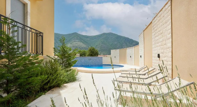 Апартаменты Цокольный этаж 2MONTENEGRO LIMETA APARTMENTS with pool