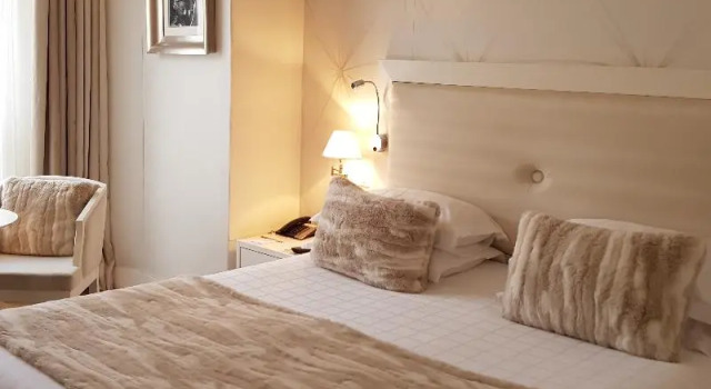 Двухместный номер Standard с балконом Hotel Renoir