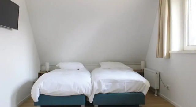 Коттедж Premium Atmospheric Villa With Nice Garden, in a Holiday Park at the Water in Friesland