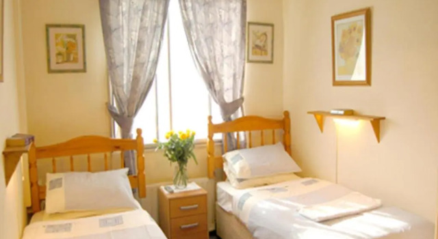 Трёхместный номер Standard St. Georges Lodge