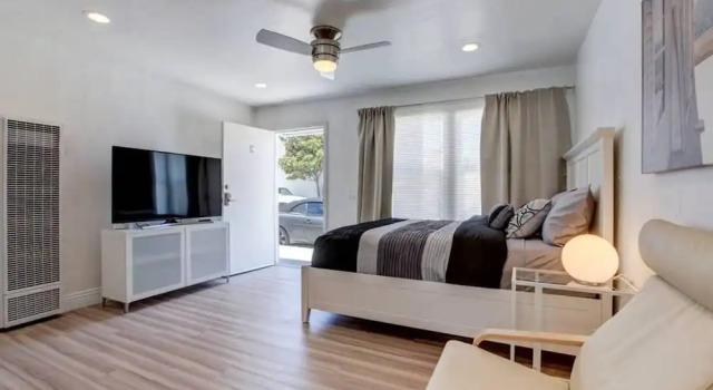 B3 Large Contemporary Studio Steps From Beach With AC, Забронировать Дом для отпуска Виллы Ньюпорт-Бич, Вилла