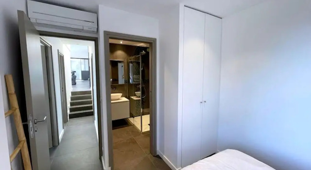 Villa in Gaou With Sea View and Beach