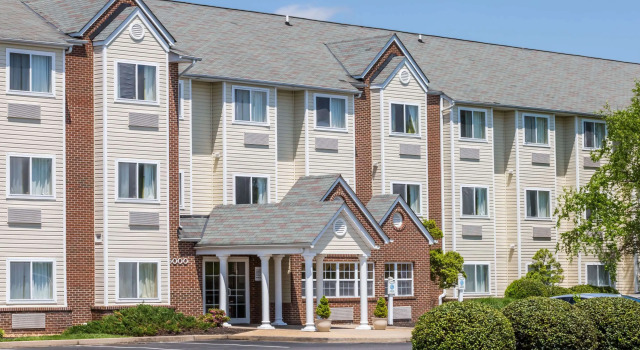 Microtel Inn & Suites by Wyndham Richmond Airport