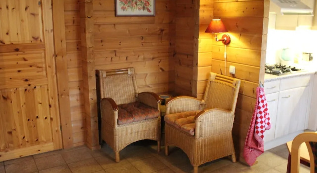 Finnish, Wooden Bungalow With Microwave, Near the Forest, Забронировать Отель Отели Твенте с парковкой, Парковка