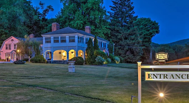 Blackberry River Inn, Rezerwuj Hotel Hotele w New England z basenem, Basen