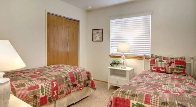 Karin's Cottage - 2br/1ba/walk To Shuttles/wifi/fireplace/fencedyard/barbeque 2 Bedroom Home, Rezerwuj Dom wakacyjny Big Bear Lake Stany Zjednoczone