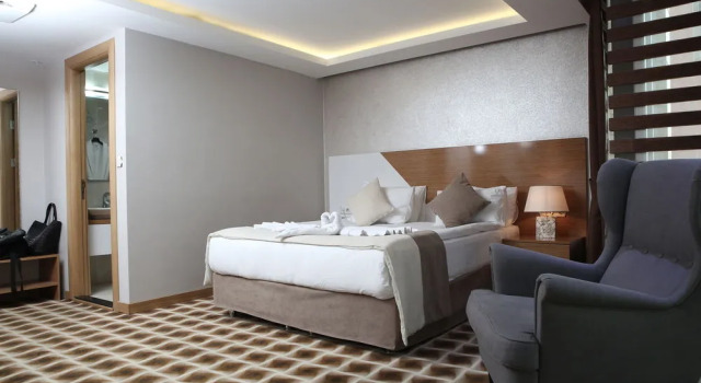 Way Hotel