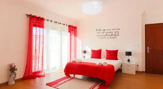 West Side Guesthouse, Rezervovat Hotel Hotely v Oeste s parkováním, Parkování