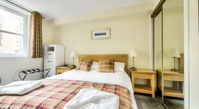 Charming Grassmarket Apartment with Castle View, Забронировать Апартаменты/квартира Эдинбург Midlothian, рядом с Национальный музей Шотландии