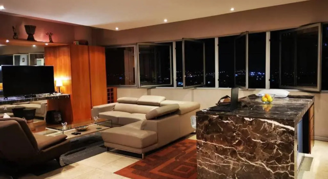 Amazing Joburg views &Unique CBD Luxury Experience, Boek Hotel Johannesburg Gauteng