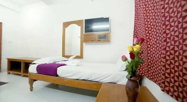 Nandika Residency Hotel, Забронировать Отель Отели Махабалипурам с парковкой, Парковка