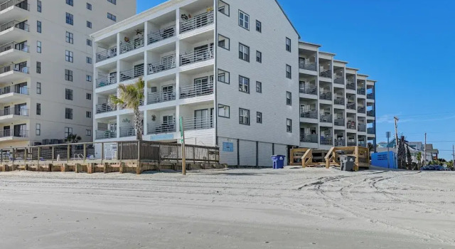 Апартаменты c 1 комнатой с балконом Murrells Inlet Condo on Garden City Beach!