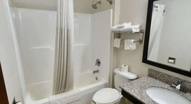 Четырёхместный номер SureStay by Best Western Prince Frederick