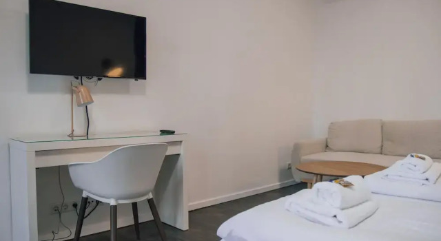 Arbio I Apartmently, Rezervasyon Daire Kreuzberg Berlin, Samariterstraße underground station yakınında