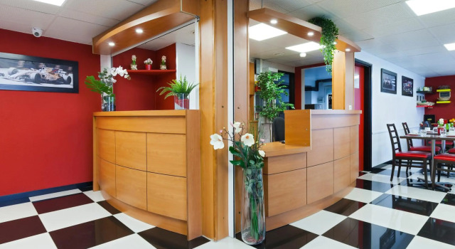 Enzo Hotels Chalons en Champagne, Забронировать Отель Сен-Мартен-сюр-ле-Пре Шампань