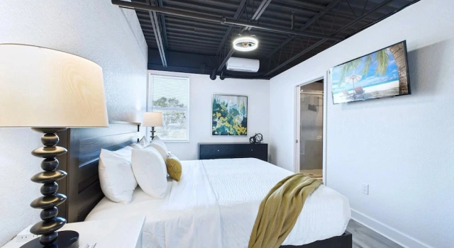 Коттедж Minutes to Port Loft Near Dining Fun -unit 207