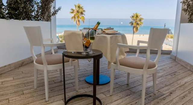Двухместный номер Deluxe с балконом и с видом на море EUROPA Hotel