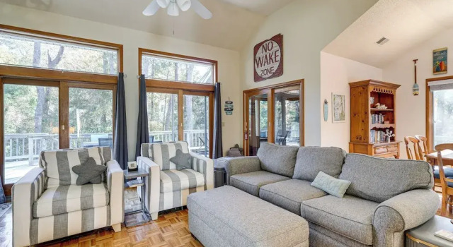 1/2 Mi to Beach Access: Southern Shores Gem + Deck