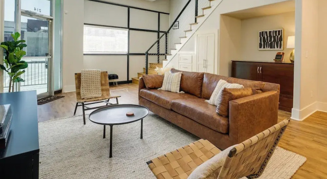 Upscale Texarkana Townhome, Walk to Downtown!, Varaa Huoneisto Texarkana 