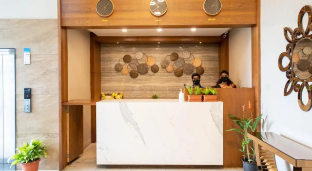 Samasth Palatial, Rezervovat Hotel Hotely v Bangalore s parkováním, Parkování