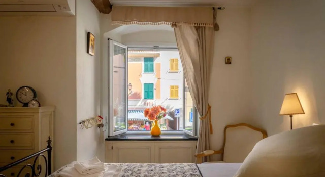 Апартаменты ALTIDO Lovely Apt for 4, with SeaView Moments from Beach