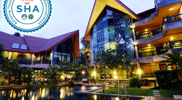 Кровать в общем номере Мансарда Kireethara Boutique Resort