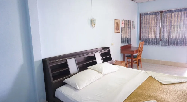 Boonchu Bangburd Resort at Chumphon, Забронировать Курортный отель Отели провинции Чумпхон с парковкой, Парковка
