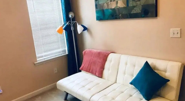 The Blue Door Bungalow - Ideal for a Group of 7, Reserva ahora Hotel Memphis Tennessee