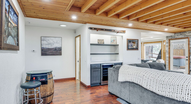 Renovated Moonridge Cabin w/ Hot Tub & Lake Views, Забронировать Дом для отпуска Биг-Бэар-Сити San Bernardino Mountains