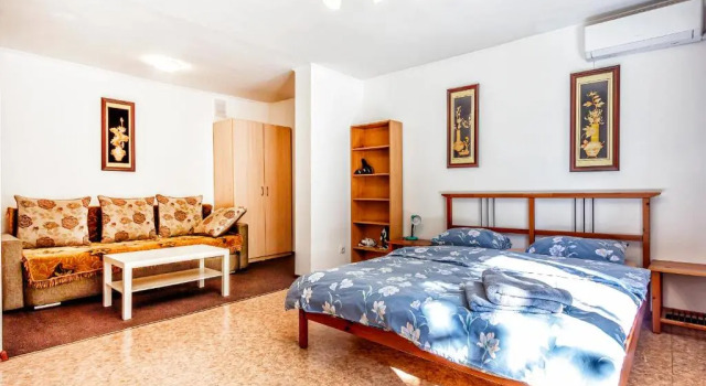 425 Apartamenty v Zolotom kvadrate v tsentre Otlichno podhodjat dlja komandirovannyh i turistov, Boek Appartement Alma-Ata Kazachstan, in de buurt van Abay Metro Station