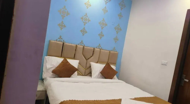 Номер Deluxe с балконом Roomshala 061 NK Residency