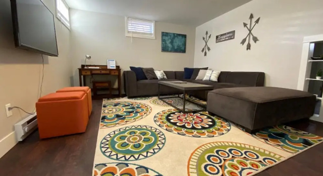 Апартаменты Charming Bungalow Next to CSU -FREE Cruiser Bikes