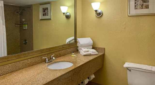 Четырёхместный номер Standard B&B Hotel Miami Airport