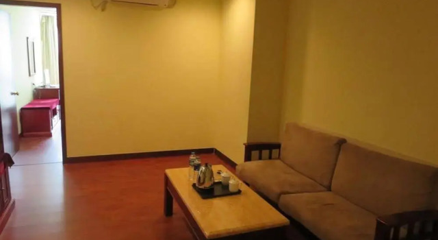 Home Inn Shenzhen Bao'an South Road, Забронировать Отель Лоху Шэньчжэнь, рядом с Шеньженский центр выставок и конференций