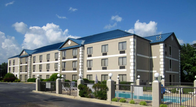 Кровать в общем номере Best Western Executive Inn & Suites