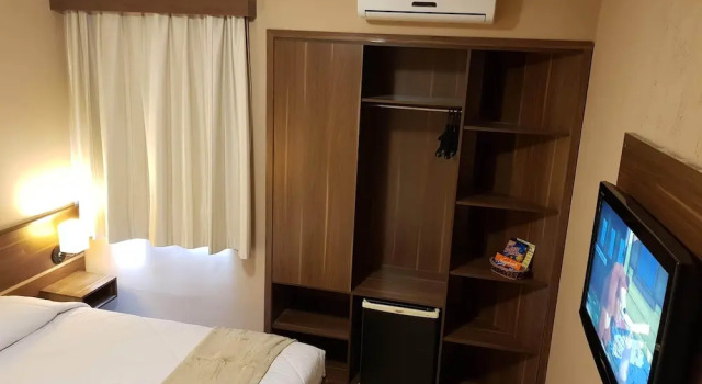 Трёхместный номер Standard с видом на город Astro Hotel