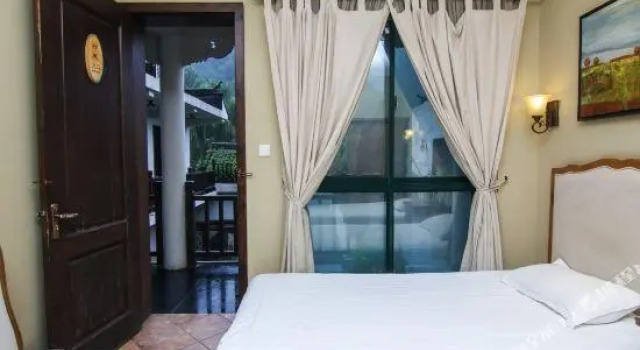 Chongdugou Zhuli Massion, Rezervovat Hotel Luo-jang Henan
