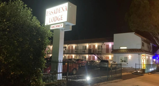 Четырёхместный номер Standard PASADENA LODGE