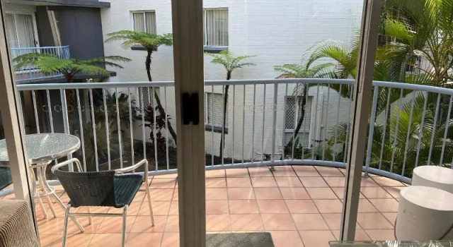 Studio met balkon en  uitzicht op de tuin Beachside Mooloolaba