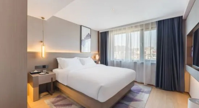 Люкс Deluxe Lavande Hotel (Qingdao Railway Station Zhanqiao)