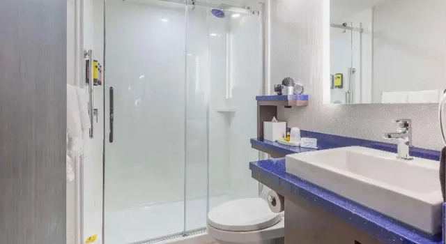 Люкс GLō Best Western Toronto Mississauga Corporate Centre
