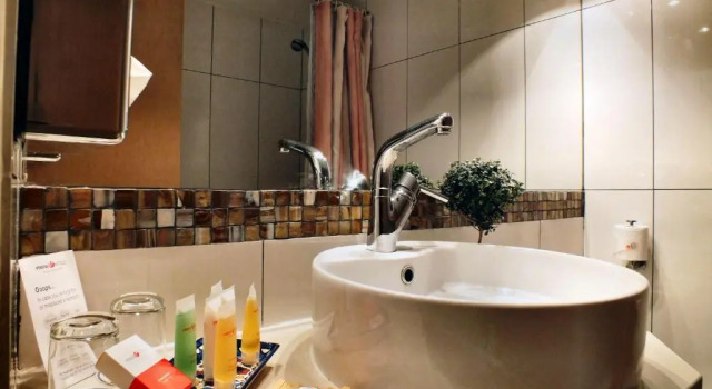 Classic Kolmen hengen huone Prima Kings Hotel