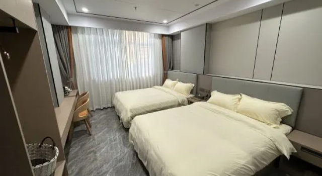 Люкс Deluxe с 3 комнатами Red Arrow Holiday Inn