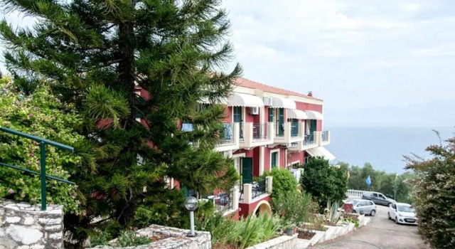 Номер Standard Apraos Bay Hotel In Kalamaki Beach, a nice view over the whole Apraos Bay