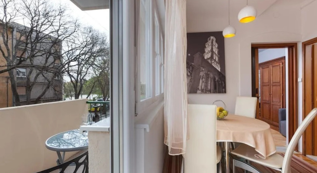 Апартаменты с балконом и с видом на город Split Apartments with Hotel Service