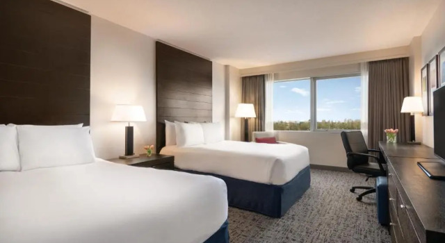 Четырёхместный номер Standard Radisson Hotel Vancouver Airport