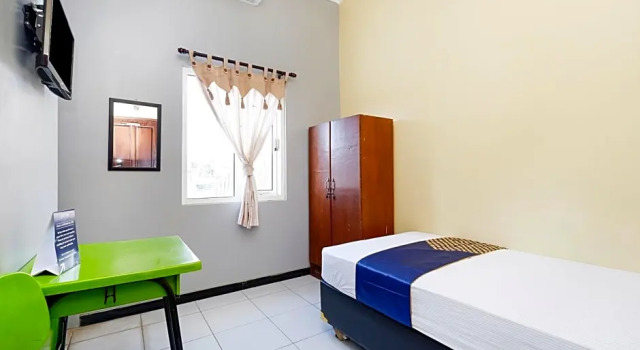 Standard quarto SPOT ON 2209 Solo Point Syariah