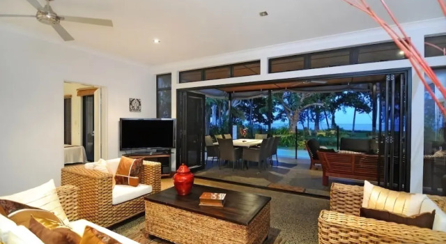 Bramston Beach - Premium Holiday House, Prenota Hotel Bramston Beach Queensland